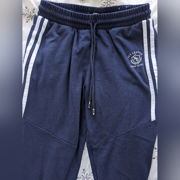 Ardene Womens Sweat Pants With Crest - Picture 2 of 6